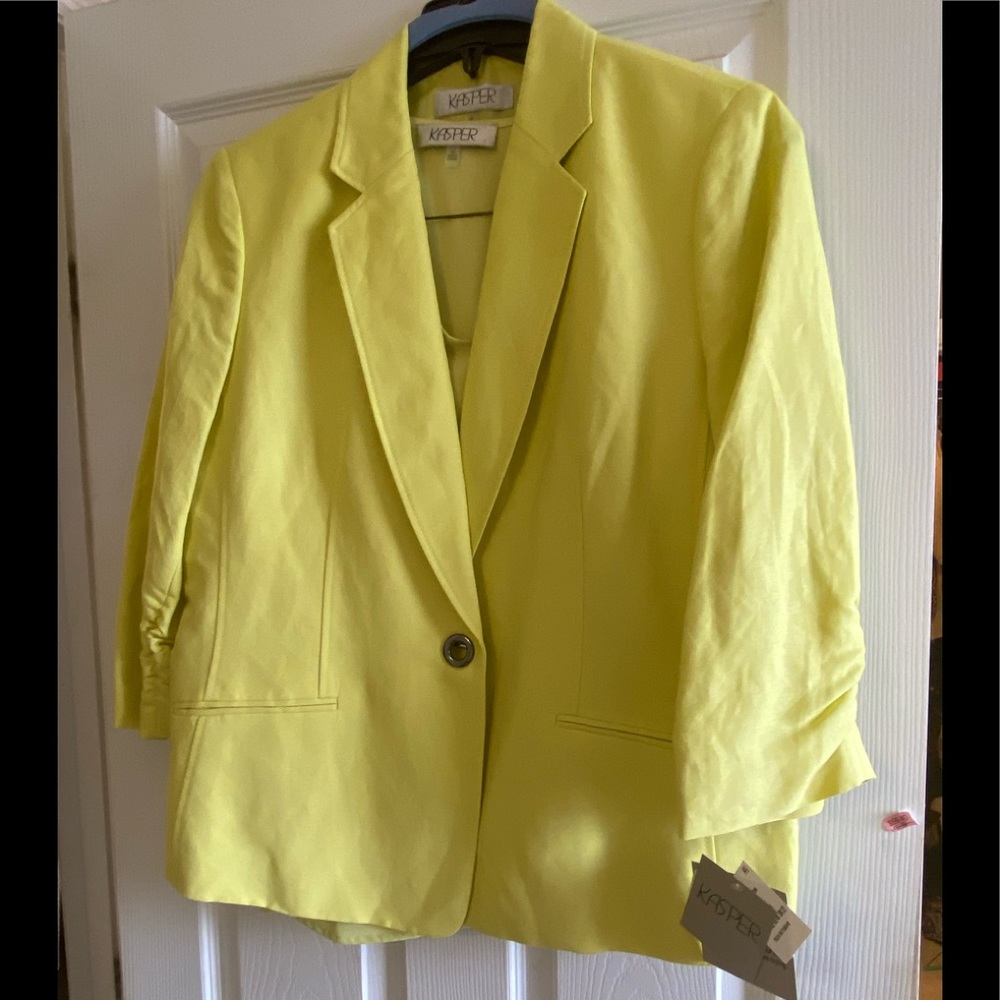 Kasper separates Jacket and blouse Lime green